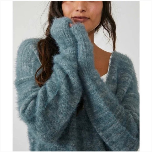 FREE PEOPLE Serendipity V Neck Sweater Storm Combo NWT - Picture 2 of 11